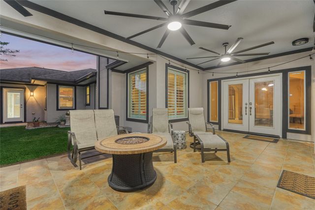 214 Wyndemere Drive, Montgomery, TX 77356