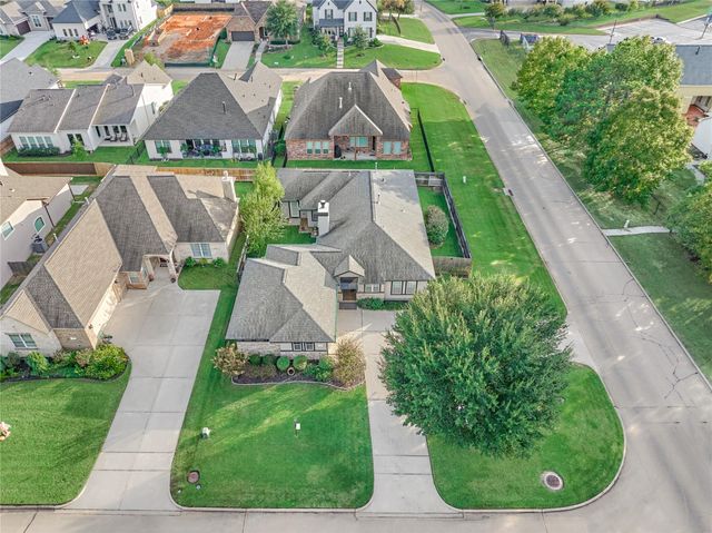 214 Wyndemere Drive, Montgomery, TX 77356