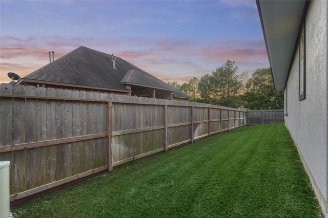 214 Wyndemere Drive, Montgomery, TX 77356