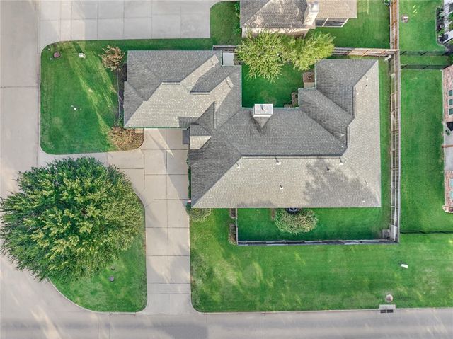 214 Wyndemere Drive, Montgomery, TX 77356