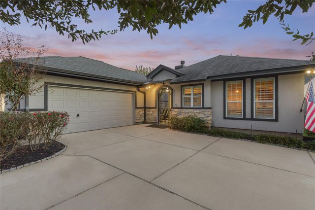 214 Wyndemere Drive, Montgomery, TX 77356