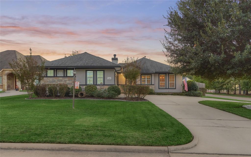 214 Wyndemere Drive, Montgomery, TX 77356