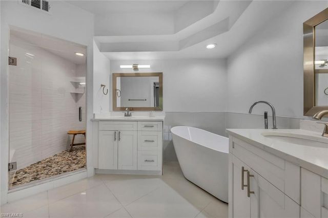 6834 Lantana Bridge RD 101, Naples, FL 34109