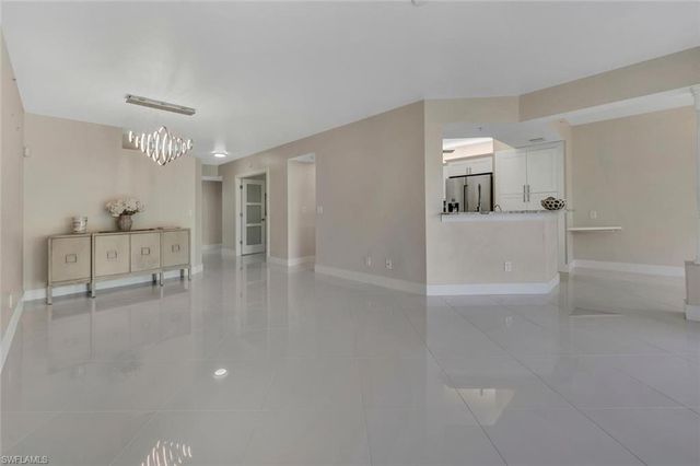 6834 Lantana Bridge RD 101, Naples, FL 34109