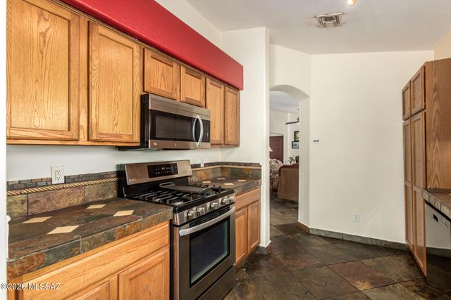 2325 W Silverbell Tree Drive, Tucson, AZ 85745