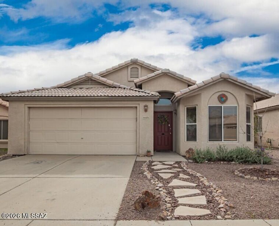 2325 W Silverbell Tree Drive, Tucson, AZ 85745