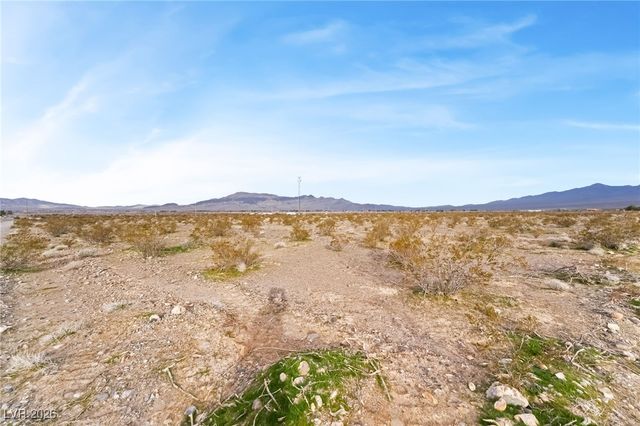 2911 North Morales Lane, Pahrump, NV 89060