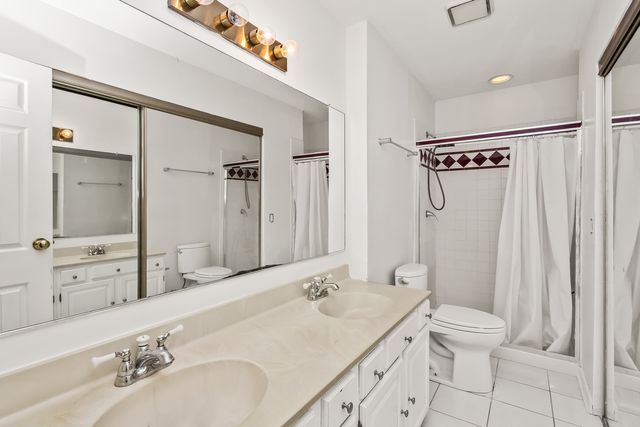 543 LE PARC Circle, Buffalo Grove, IL 60089