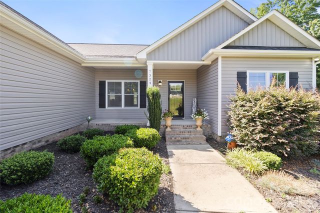7324 Forney Hill Road, Denver, NC 28037