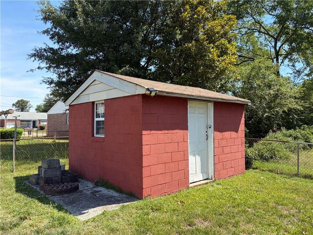 129 Pamela DR, Hampton, VA 23666