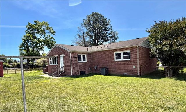129 Pamela DR, Hampton, VA 23666