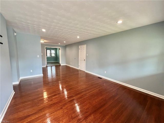 129 Pamela DR, Hampton, VA 23666