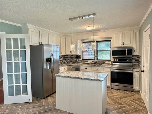129 Pamela DR, Hampton, VA 23666