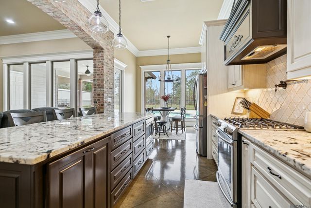 20636 La Rouge Ct, Livingston, LA 70754