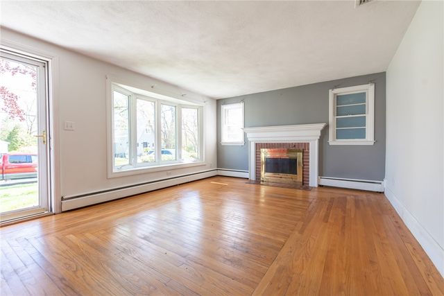 47 Amsterdam Avenue, Warwick, RI 02889