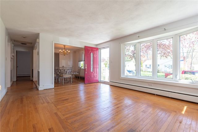 47 Amsterdam Avenue, Warwick, RI 02889