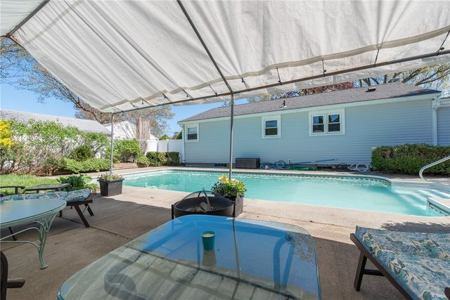 47 Amsterdam Avenue, Warwick, RI 02889
