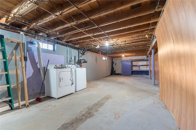 47 Amsterdam Avenue, Warwick, RI 02889
