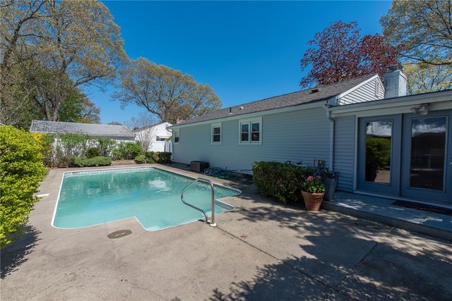 47 Amsterdam Avenue, Warwick, RI 02889