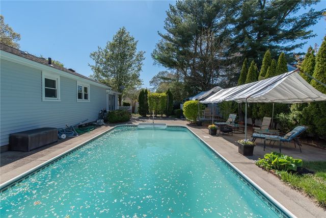 47 Amsterdam Avenue, Warwick, RI 02889