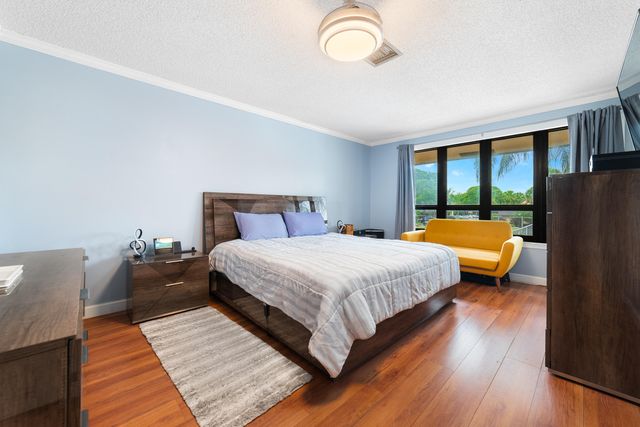 8847 Cleary Boulevard, Plantation, FL 33324