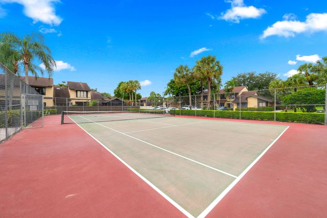 8847 Cleary Boulevard, Plantation, FL 33324