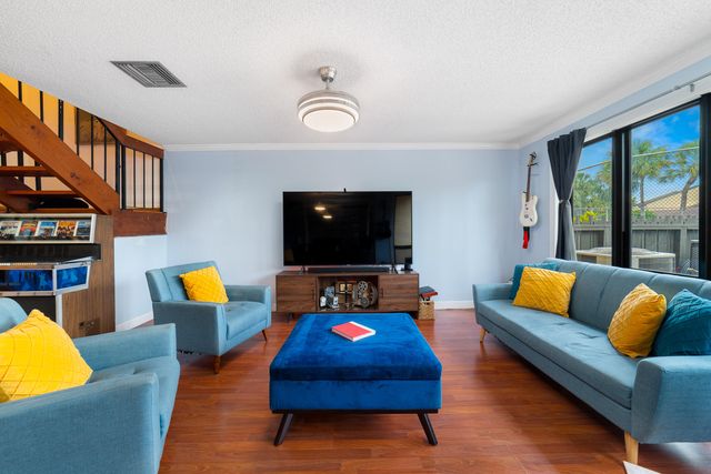 8847 Cleary Boulevard, Plantation, FL 33324