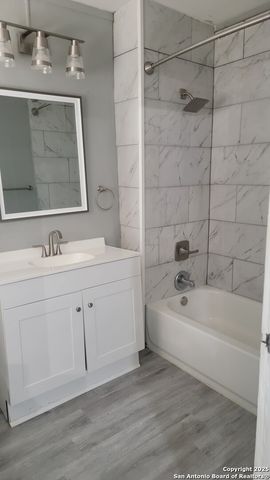 631 W Kings Hwy Apt 3, San Antonio, TX 78212