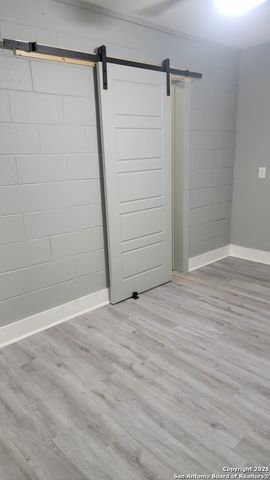 631 W Kings Hwy Apt 3, San Antonio, TX 78212