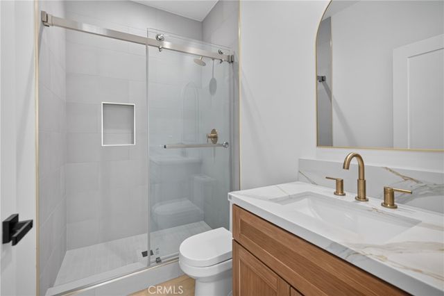 2937 10th, Los Angeles, CA 90018