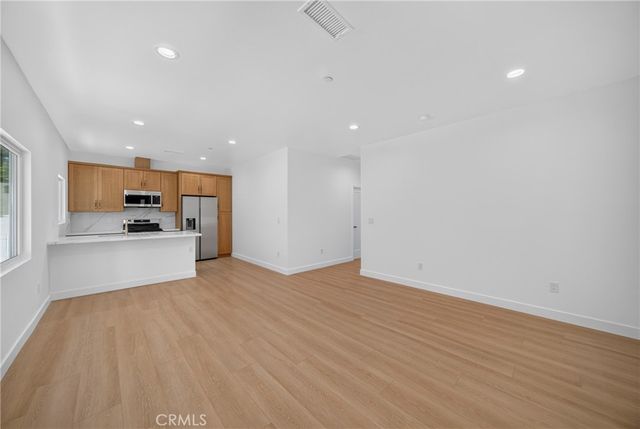 2937 10th, Los Angeles, CA 90018