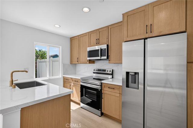 2937 10th, Los Angeles, CA 90018