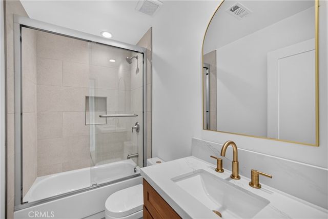 2937 10th, Los Angeles, CA 90018