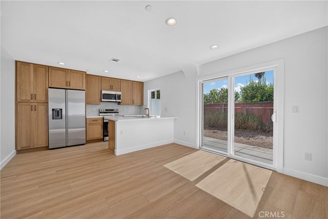 2937 10th, Los Angeles, CA 90018