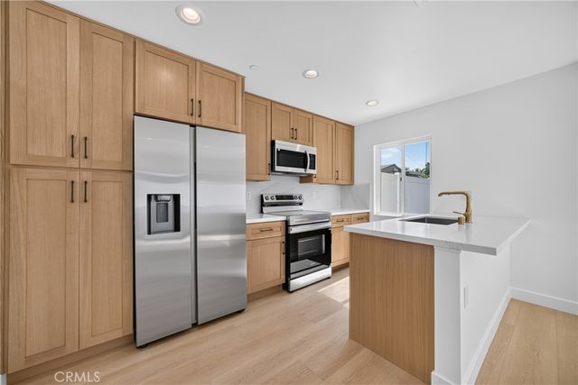 2937 10th, Los Angeles, CA 90018