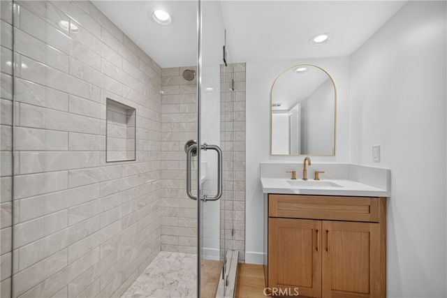 2937 10th, Los Angeles, CA 90018