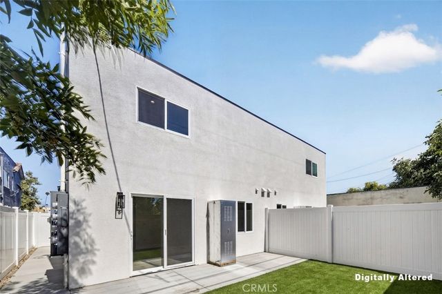 2937 10th, Los Angeles, CA 90018