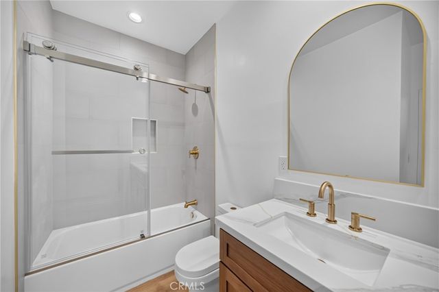 2937 10th, Los Angeles, CA 90018