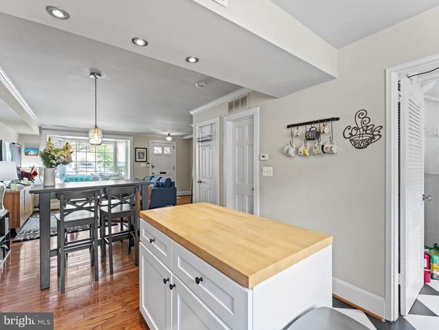 3812 KELLER AVE, Alexandria, VA 22302