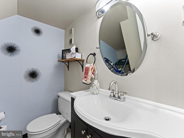 3812 KELLER AVE, Alexandria, VA 22302