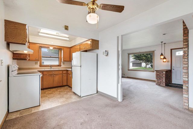 6105 S Swift AVENUE, Cudahy, WI 53110