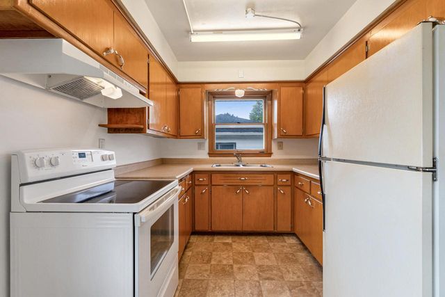 6105 S Swift AVENUE, Cudahy, WI 53110
