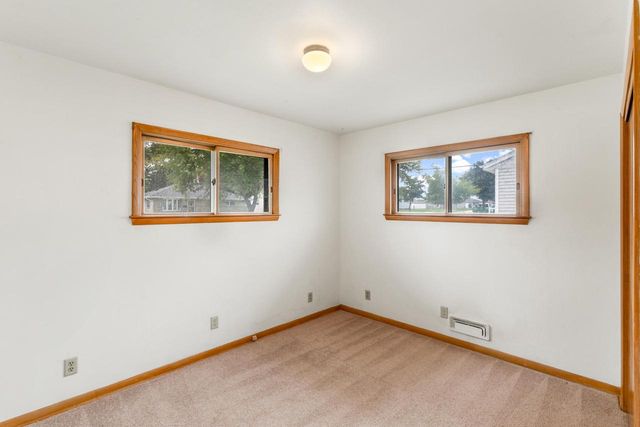 6105 S Swift AVENUE, Cudahy, WI 53110