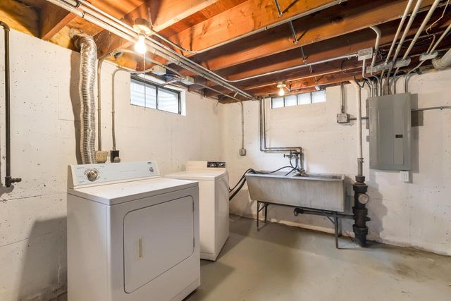 6105 S Swift AVENUE, Cudahy, WI 53110