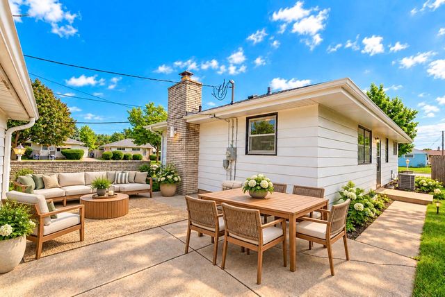 6105 S Swift AVENUE, Cudahy, WI 53110