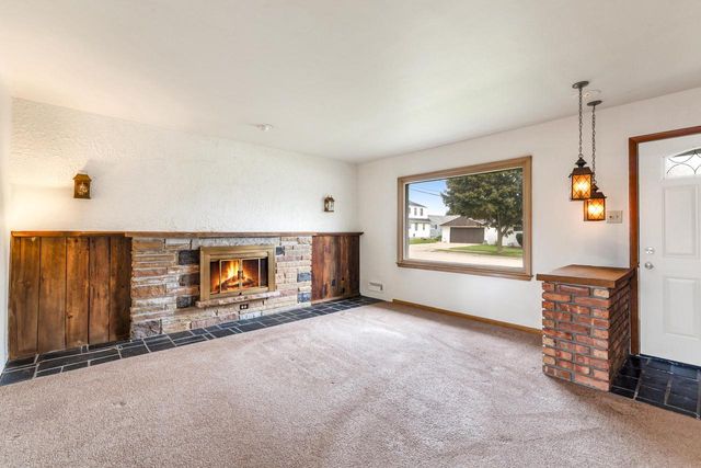 6105 S Swift AVENUE, Cudahy, WI 53110