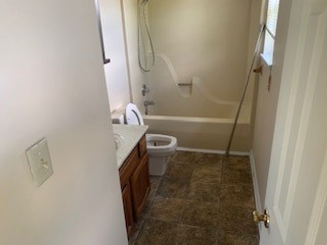 924 Linda Dr, Oak Grove, KY 42262