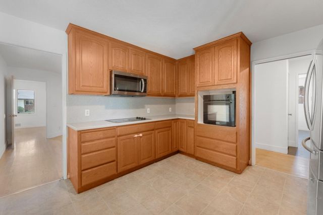 2704 Westchester Lane, Modesto, CA 95350
