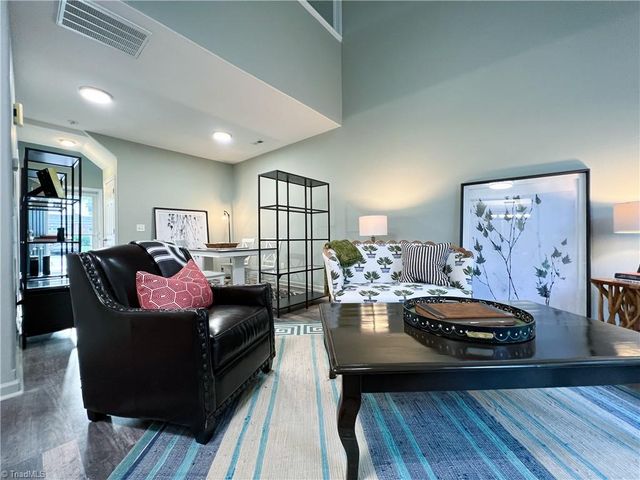5811 Fox Point Circle, Winston-salem, NC 27104
