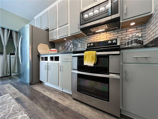 5811 Fox Point Circle, Winston-salem, NC 27104